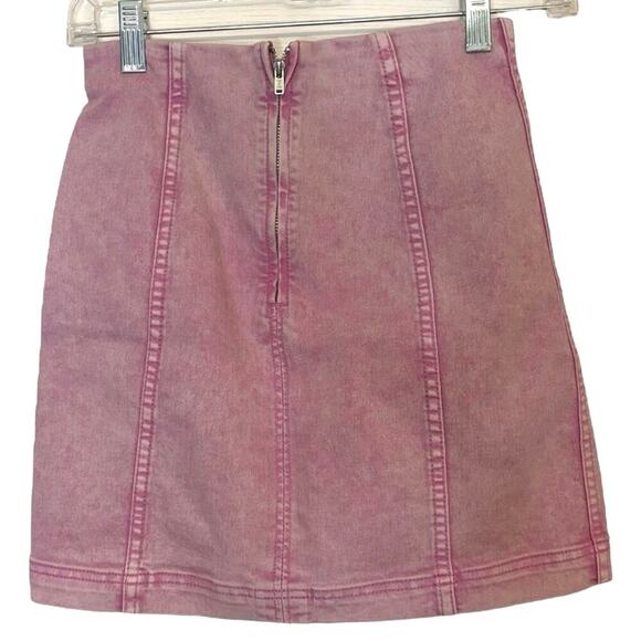 Free People Pink Acid Wash Denim Mini Skirt Size 2 High Rise Modern Femme - Picture 5 of 6
